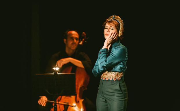 Los conciertos del finde: María Bayo, Tonino Carotone, Sofía Ellar, Manolo Kabezabolo, Kukai, Airu…