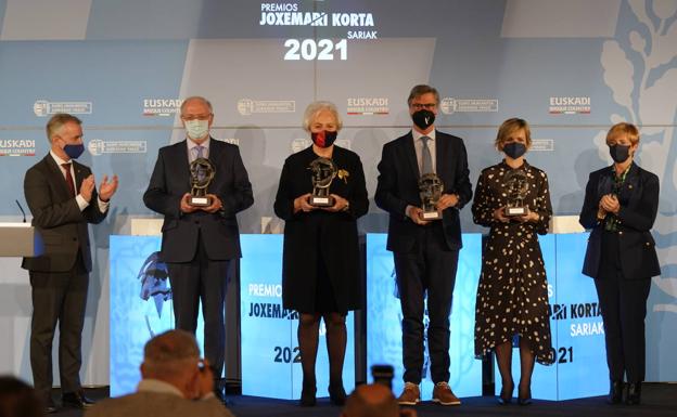 Urkullu apela a la colaboración de las empresas para «construir el futuro»