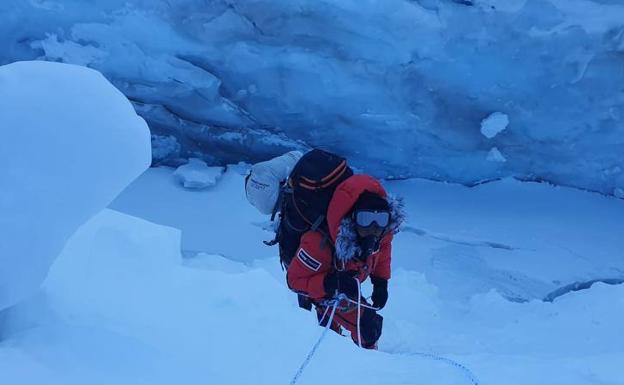 Vídeo | La angustia de Txikon y sus sherpas a pocos metros de la cumbre del Manaslu: «Qué peligroso es todo»